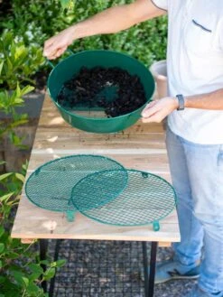 Gardener's Compost Soil Sifter -GardenPro Shop 8611018 168 tif